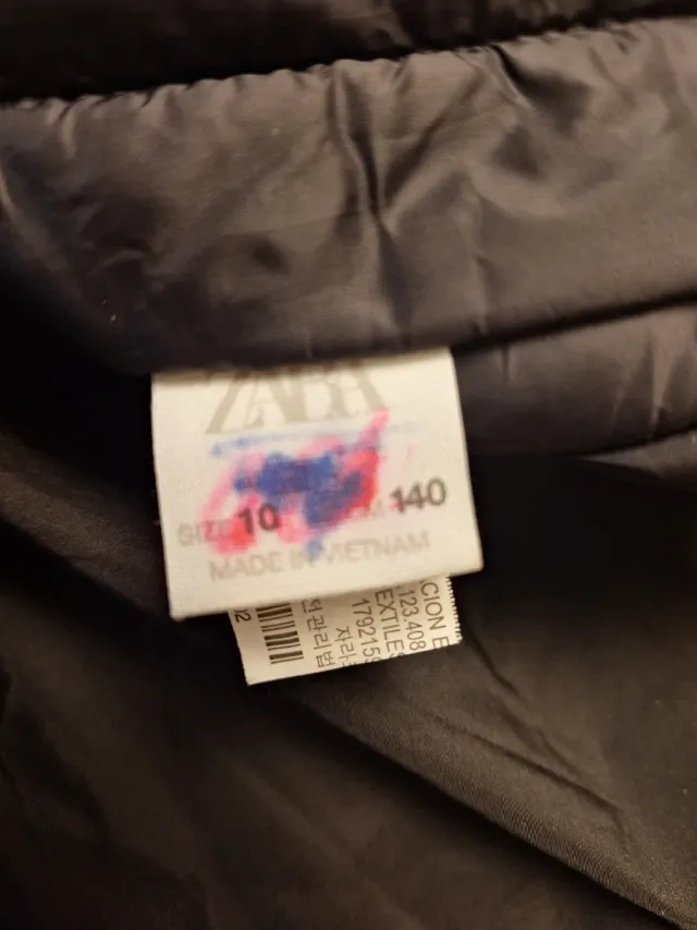 Abrigo Zara niña 10 años negro talla 140