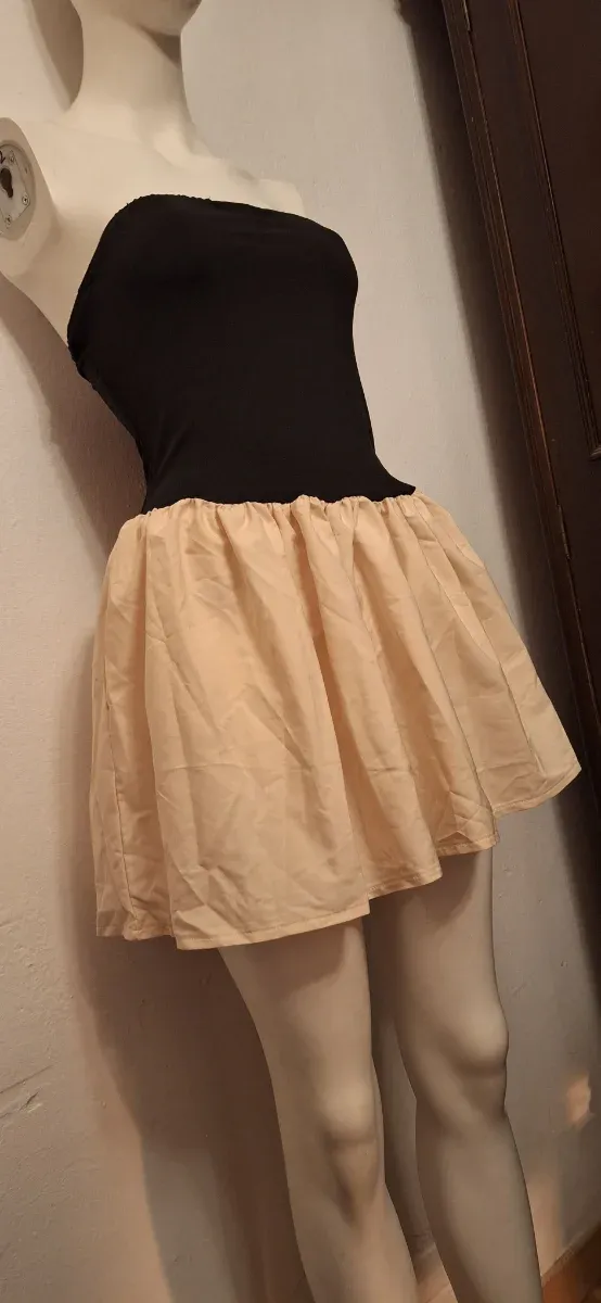 Vestido negro y beige sin tirantes
