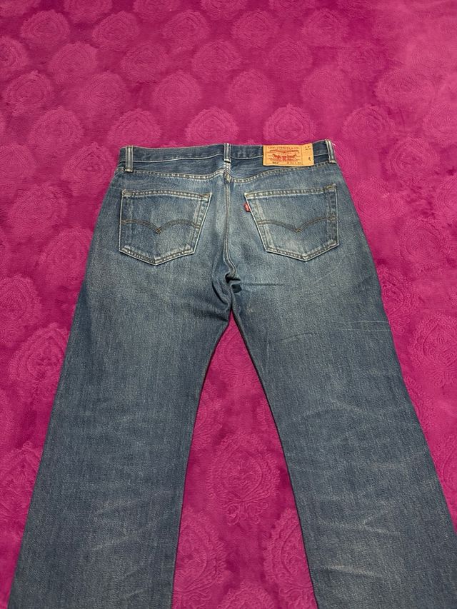 Levis jeans