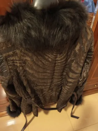 Chaquetón juvenil con cuello de pelo sintetico