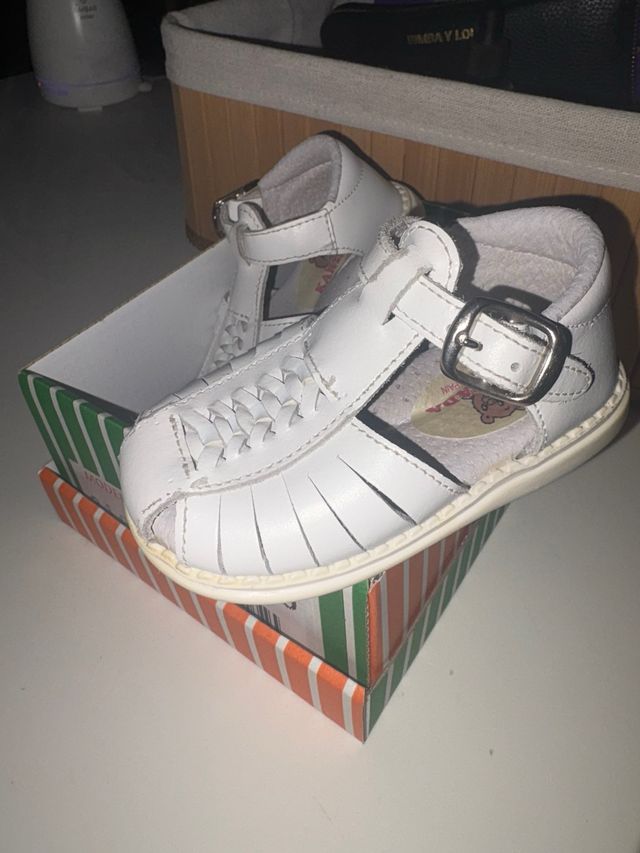 Sandalias bebé piel trenzada blancas T20