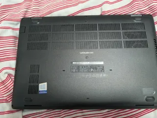 Dell Latitude 5400 Portátil