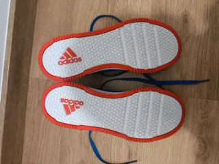 Zapatillas Adidas niño azul y rojo