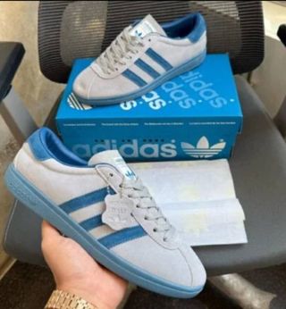 Zapatillas Adidas Blancas y Azules