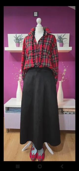 Falda larga antelina negra con bolsillos