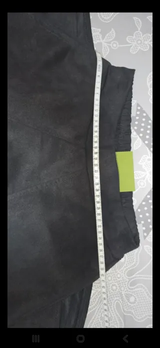 Falda larga antelina negra con bolsillos