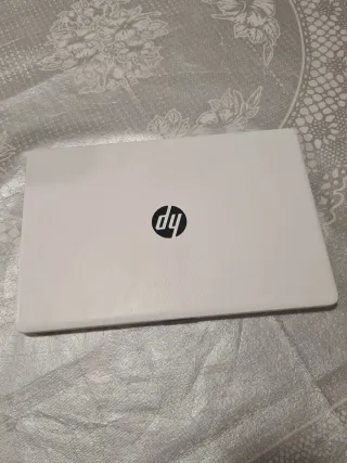 Ordenador portátil HP blanco