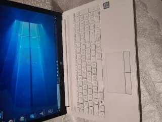 Ordenador portátil HP blanco