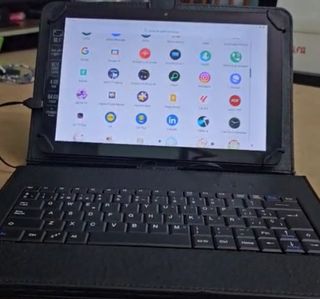 Tablet con Teclado Negro