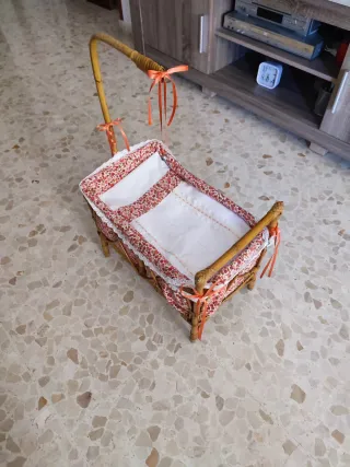 Moisés antiguo con muñeco