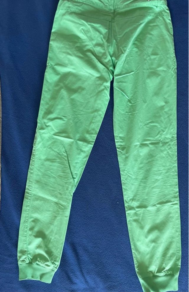 Calças verdes Libe 16 anos