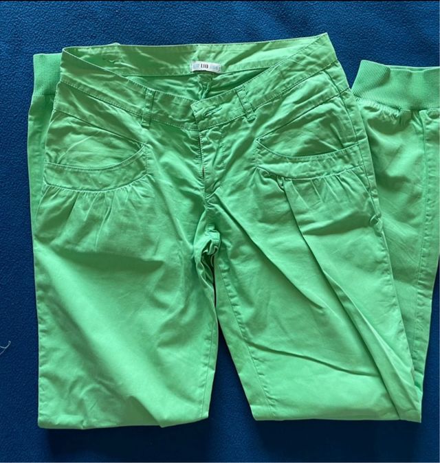 Calças verdes Libe 16 anos