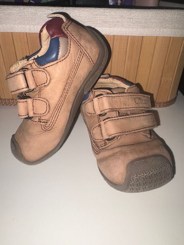 Zapato niño Chicco talla 21