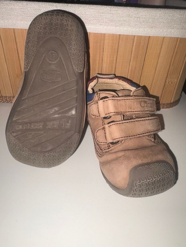 Zapato niño Chicco talla 21