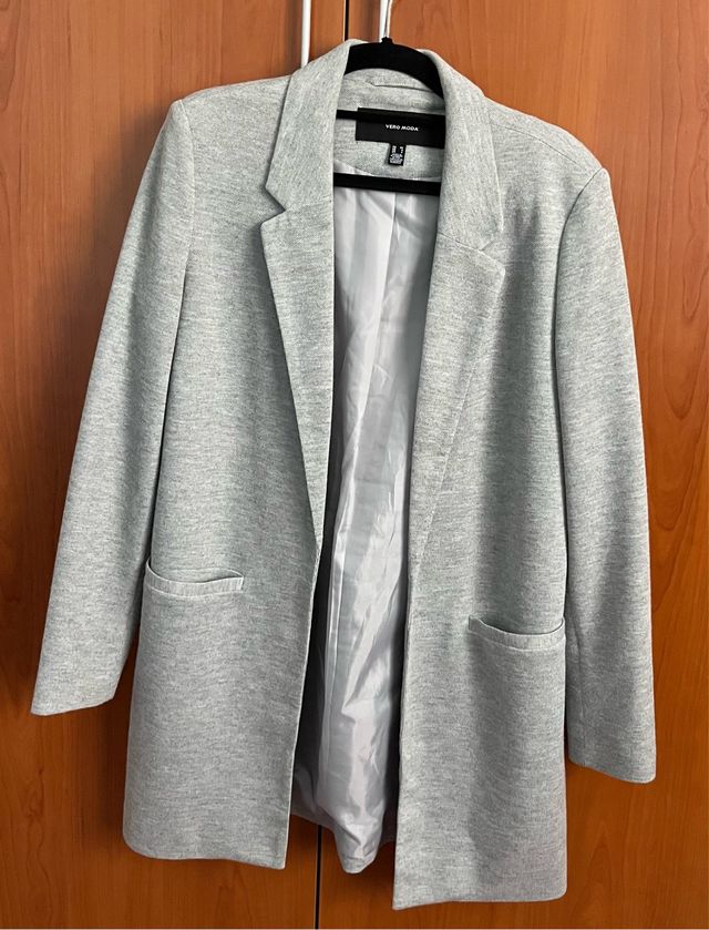 Abrigo fino Vero Moda gris