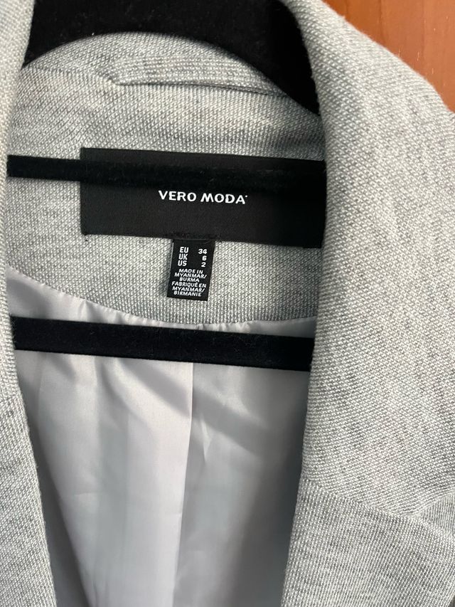 Abrigo fino Vero Moda gris