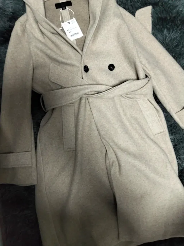 Abrigo beige/gris con capucha Talla XS