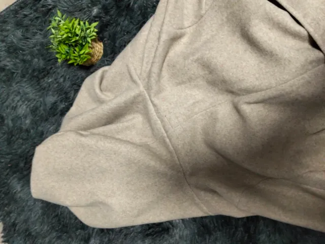 Abrigo beige/gris con capucha Talla XS