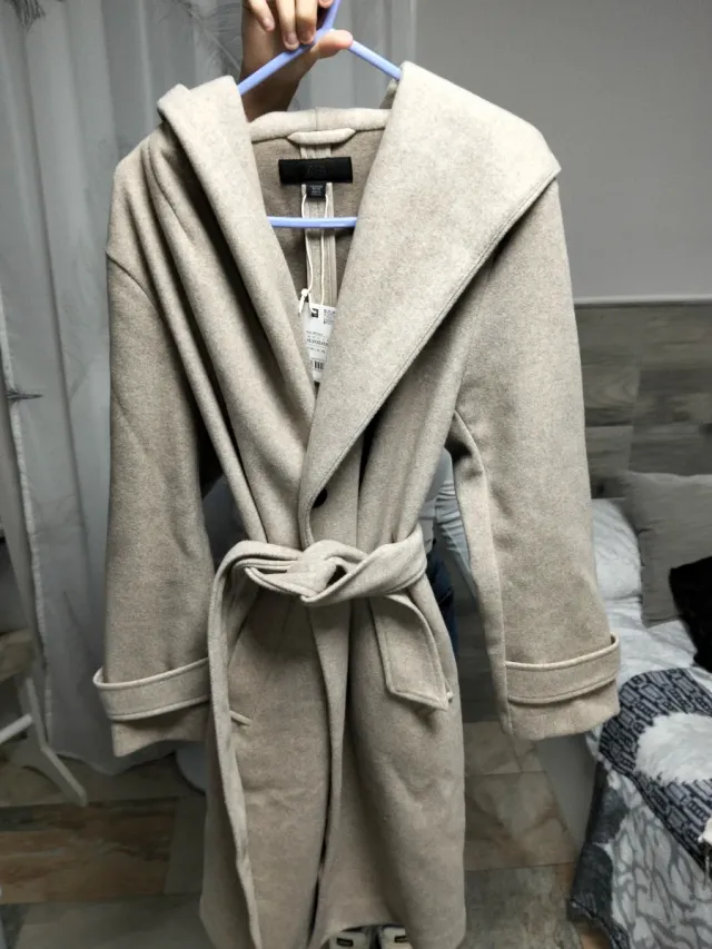 Abrigo beige/gris con capucha Talla XS