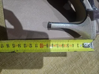 Sandalias y bolso fiesta plateado perlas y joyas