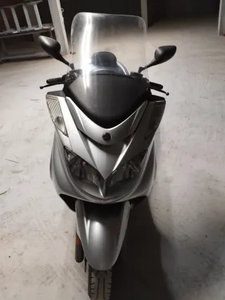 Vendo o cambio por cabrio antiguo
Yama Majesty400