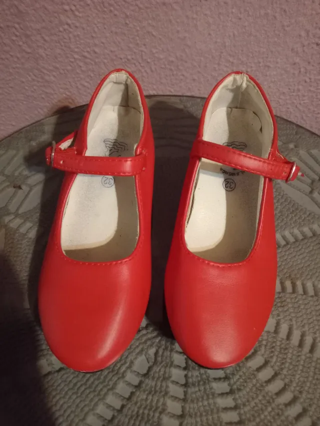 Zapatos rojos niña talla 32