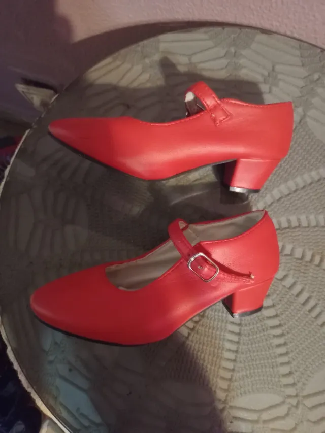 Zapatos rojos niña talla 32