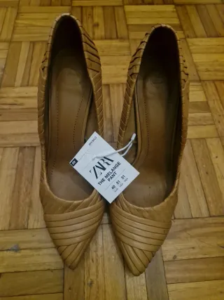 Zapatos nuevos de Zara beig talla 40