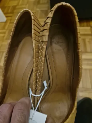 Zapatos nuevos de Zara beig talla 40