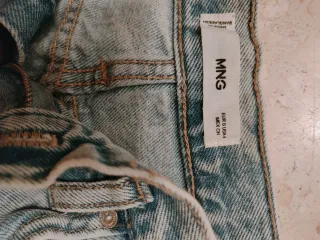 Falda vaquera midi con abertura