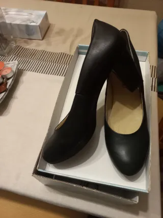 Zapatos de salón negros tacón