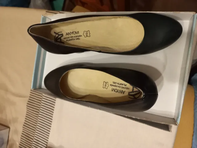 Zapatos de salón negros tacón