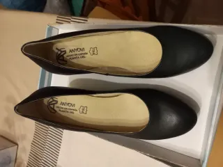 Zapatos de salón negros tacón
