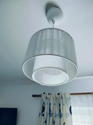 Lámpara de techo tela gris azulado y blanca