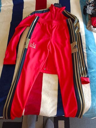 Chandal Adidas Salah JKT Roja y Dorada