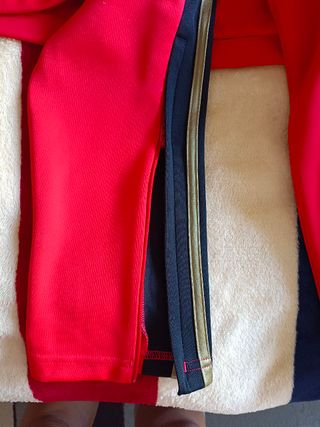 Chandal Adidas Salah JKT Roja y Dorada