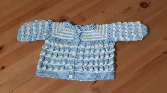 Chaqueta bebé punto azul y blanco