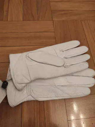 Guantes de piel nuevos