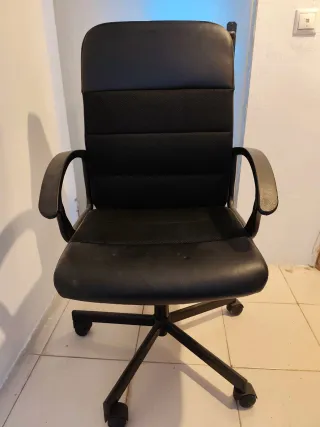 Silla de escritorio con ruedas