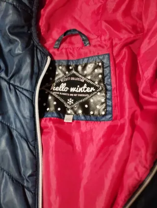 Piumino donna con cappuccio blu e rosso