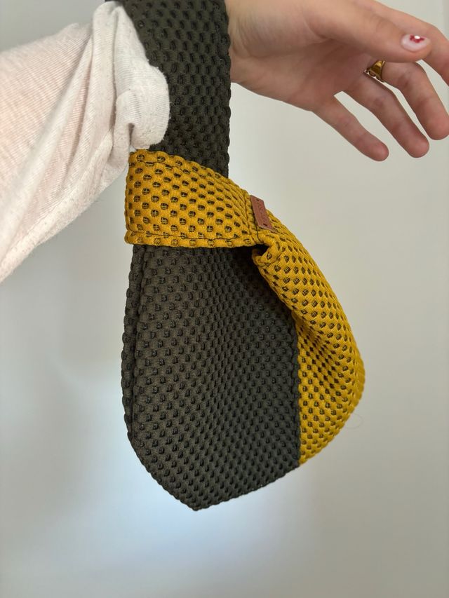 Borsa clutch fatta a mano verde e senape