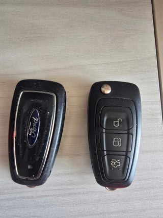 FORD FOCUS  1600 100 CV Azul Marino en buen estado