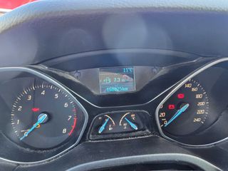 FORD FOCUS  1600 100 CV Azul Marino en buen estado