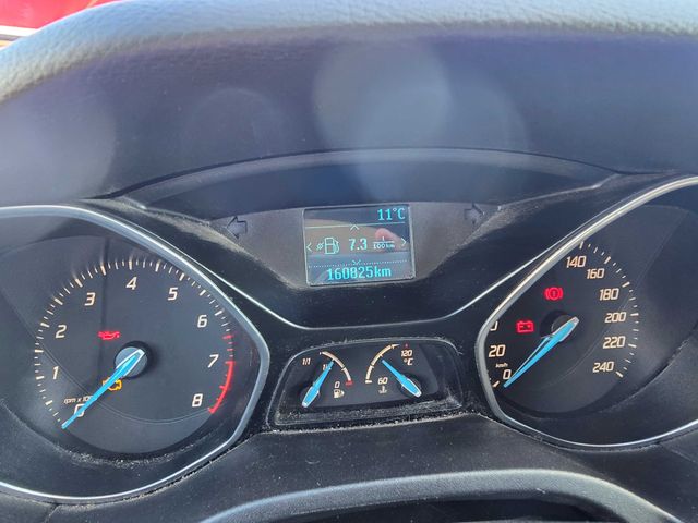 FORD FOCUS  1600 100 CV Azul Marino en buen estado