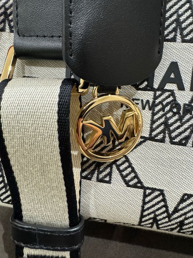 Bolso Michael Kors Negro y Blanco