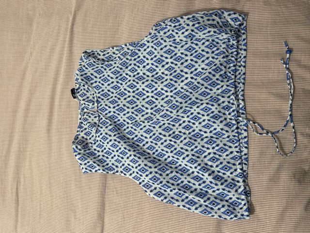 Top sin mangas con cordón ajustable