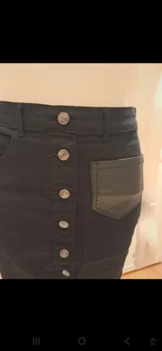 Falda vaquera Stradivarius negra T.38