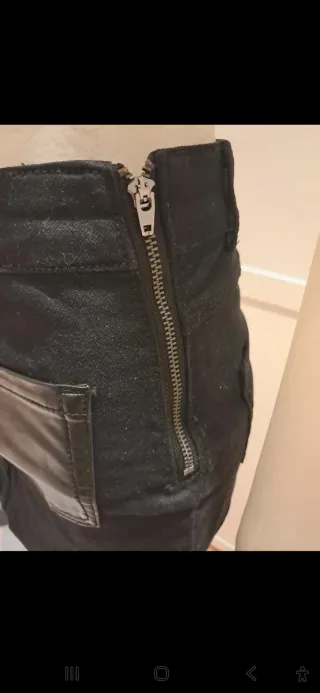 Falda vaquera Stradivarius negra T.38