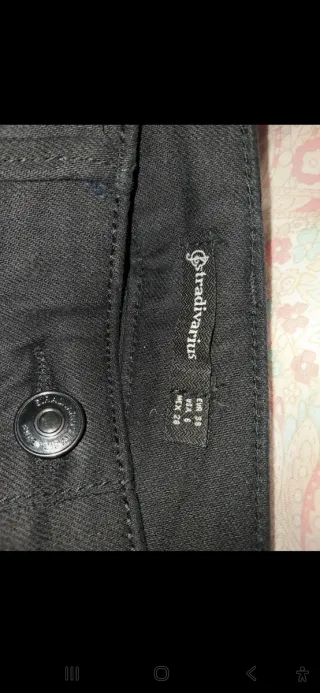 Falda vaquera Stradivarius negra T.38