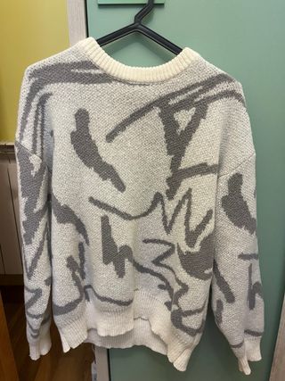 Jersey gris y blanco estampado